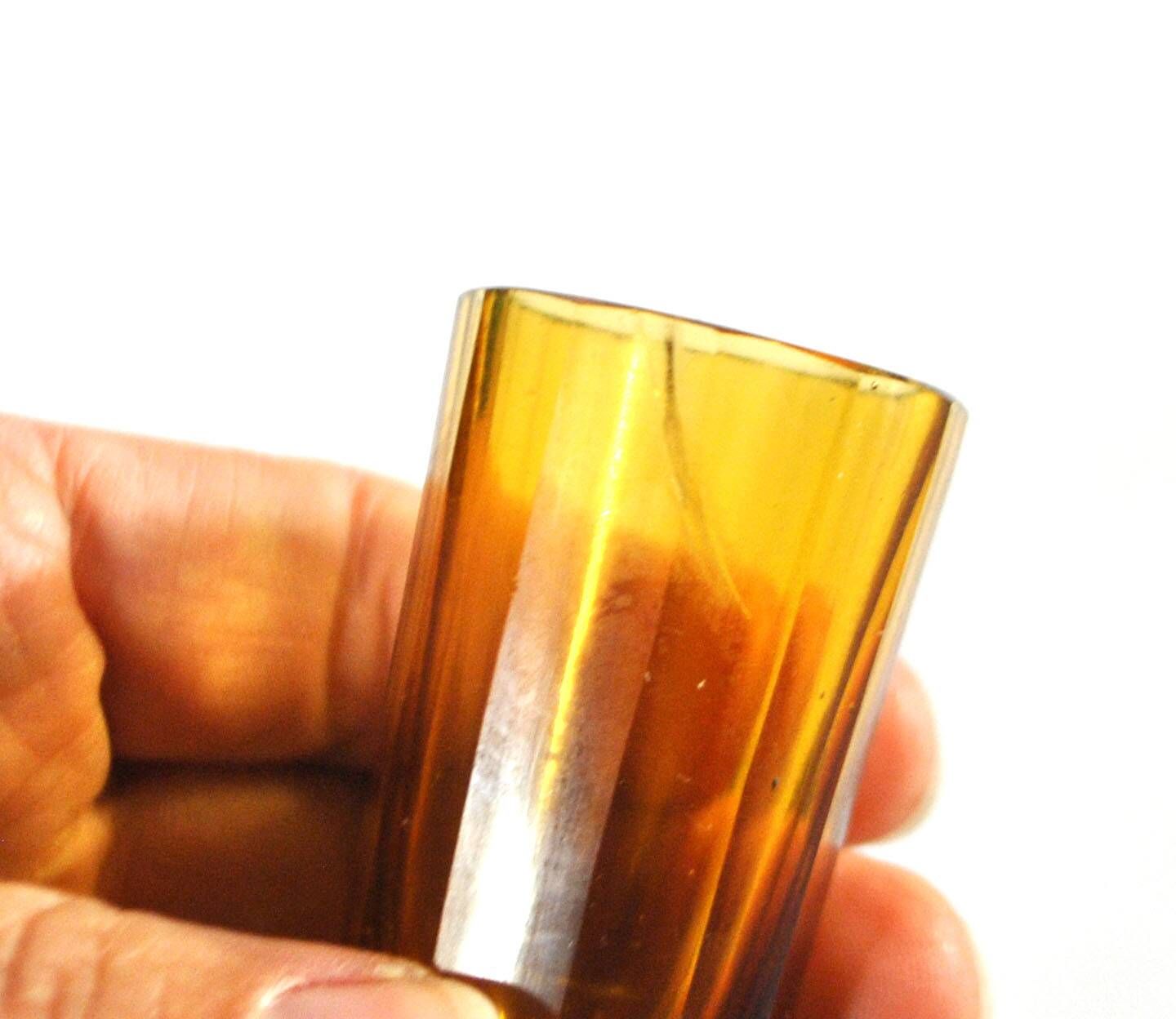 Set of 5 Art Deco 1920s shooter glasses in coloured and uranium glass - ouraline.
