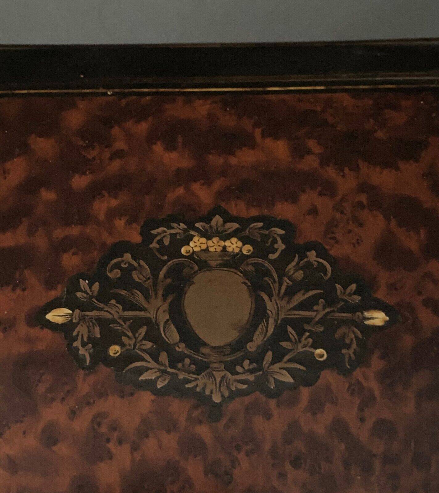 Napoleon III cigar box in 19th century magnifying glass