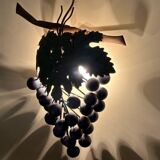 Applies bunch of purple grapes.