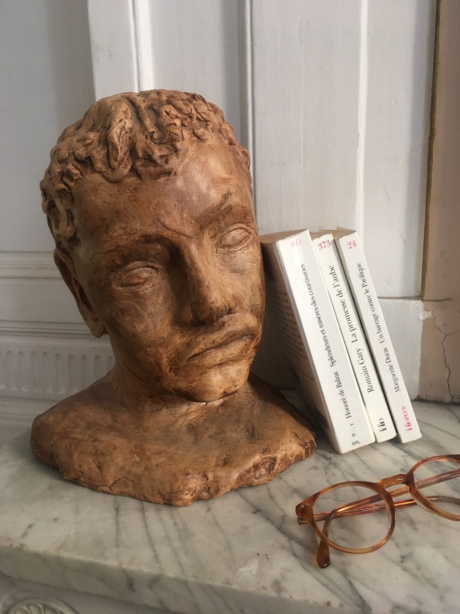 Vintage sculpted head to pose