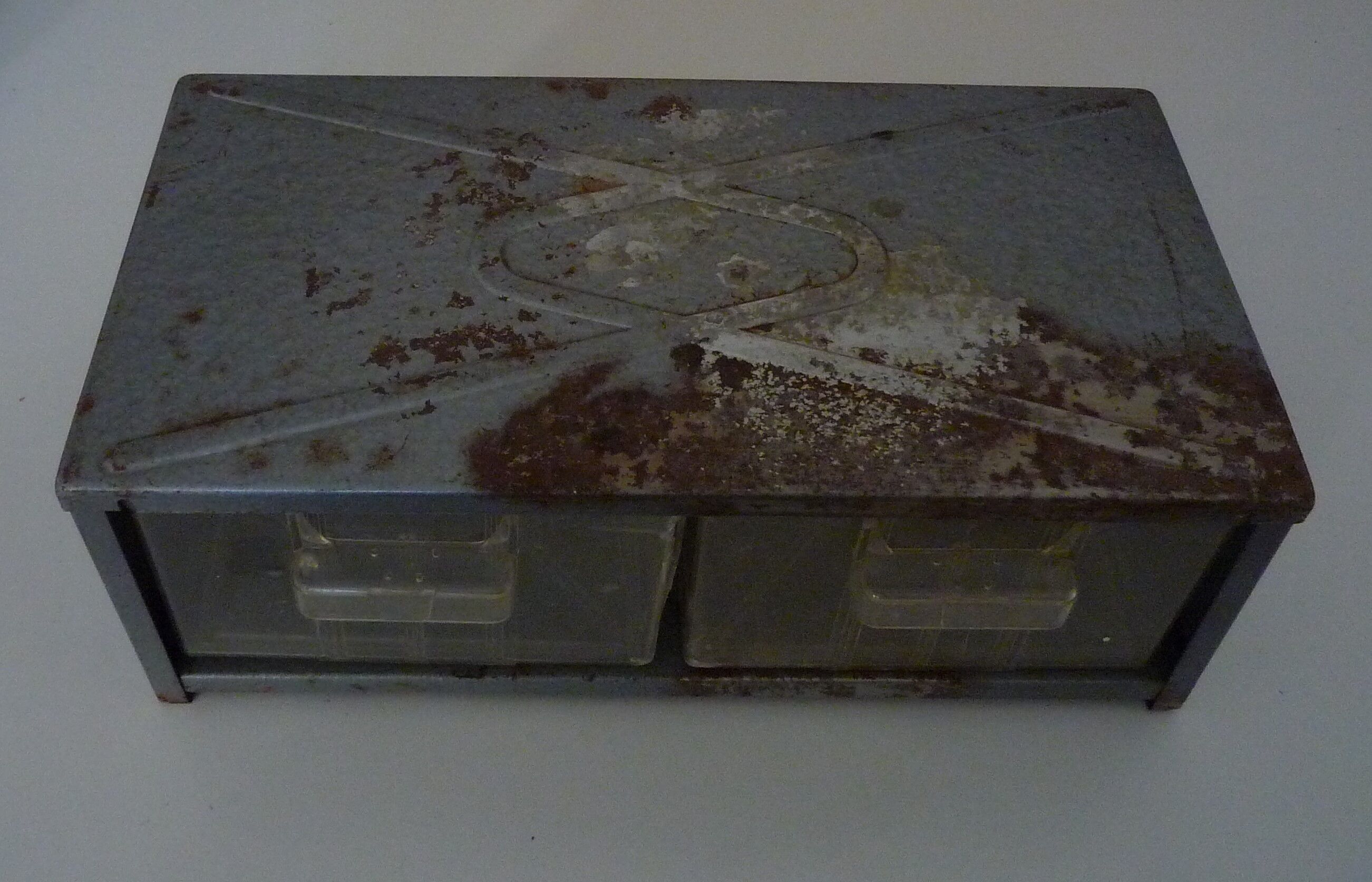 Small metal drawer box, vintage 70s