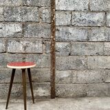 Tabouret formica triangular healing small red coffee table vintage tripod door plant