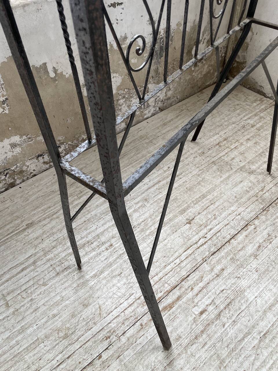 1930s outdoor planters