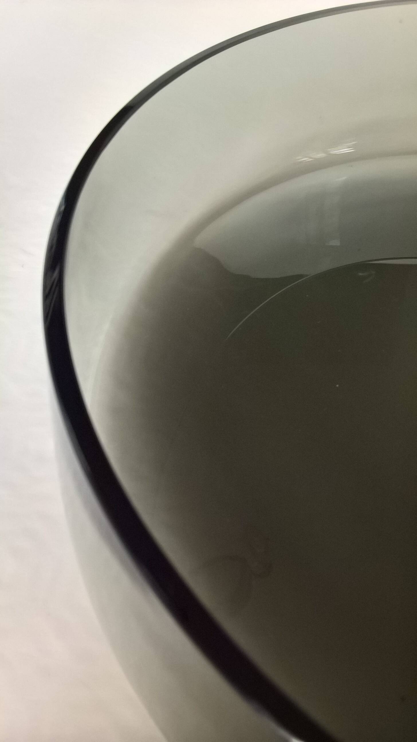 Coupe en verre fumé By Nord Copenhagen