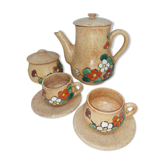 Set of coffee pot, sugar pot and 6 cups with saucers