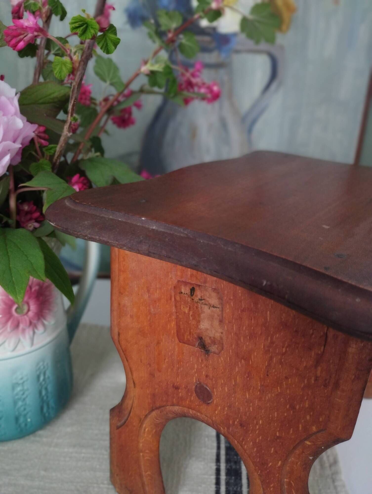 Old wooden stool / step stool Le Printemps