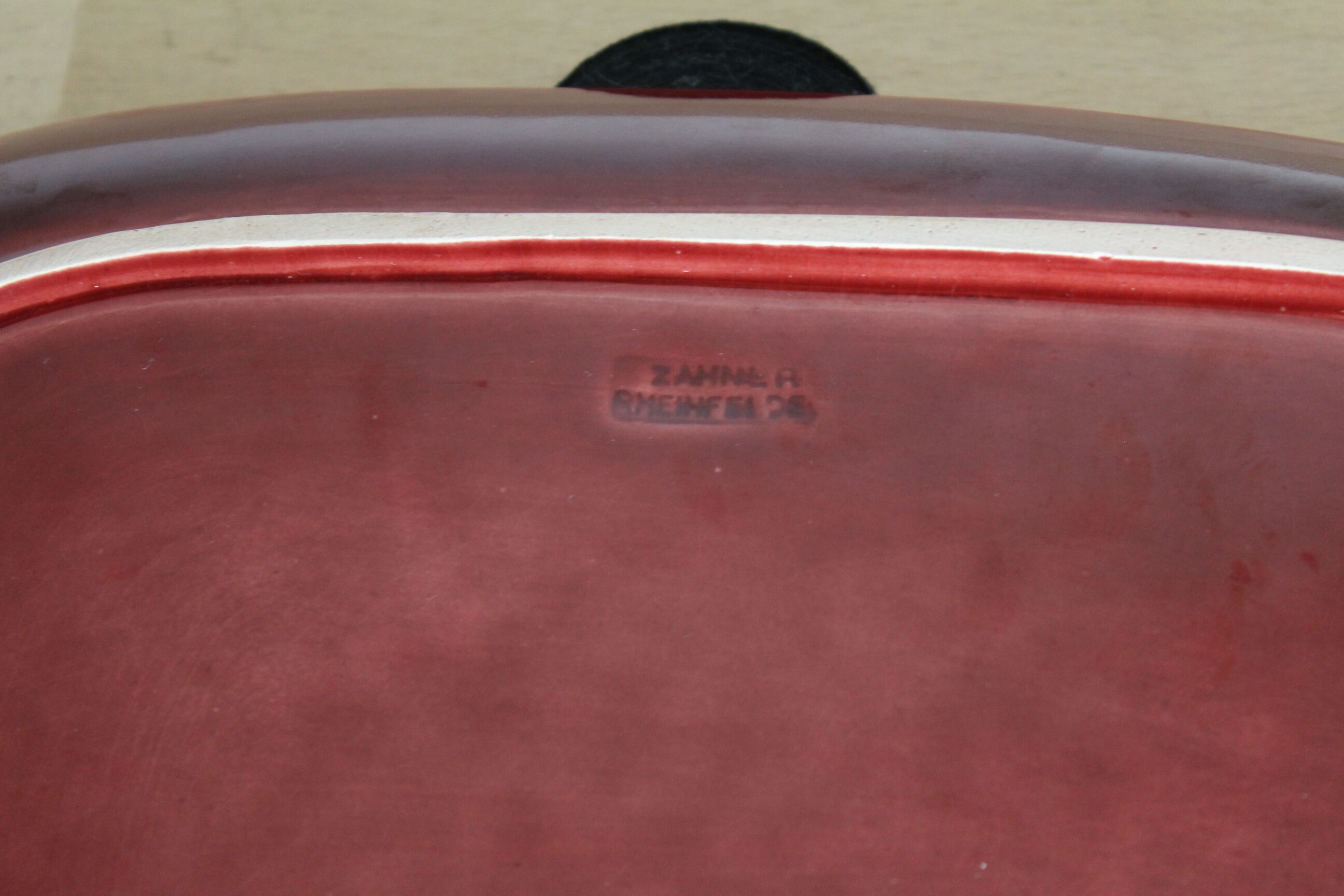 Red ceramic bay dish for aperitif