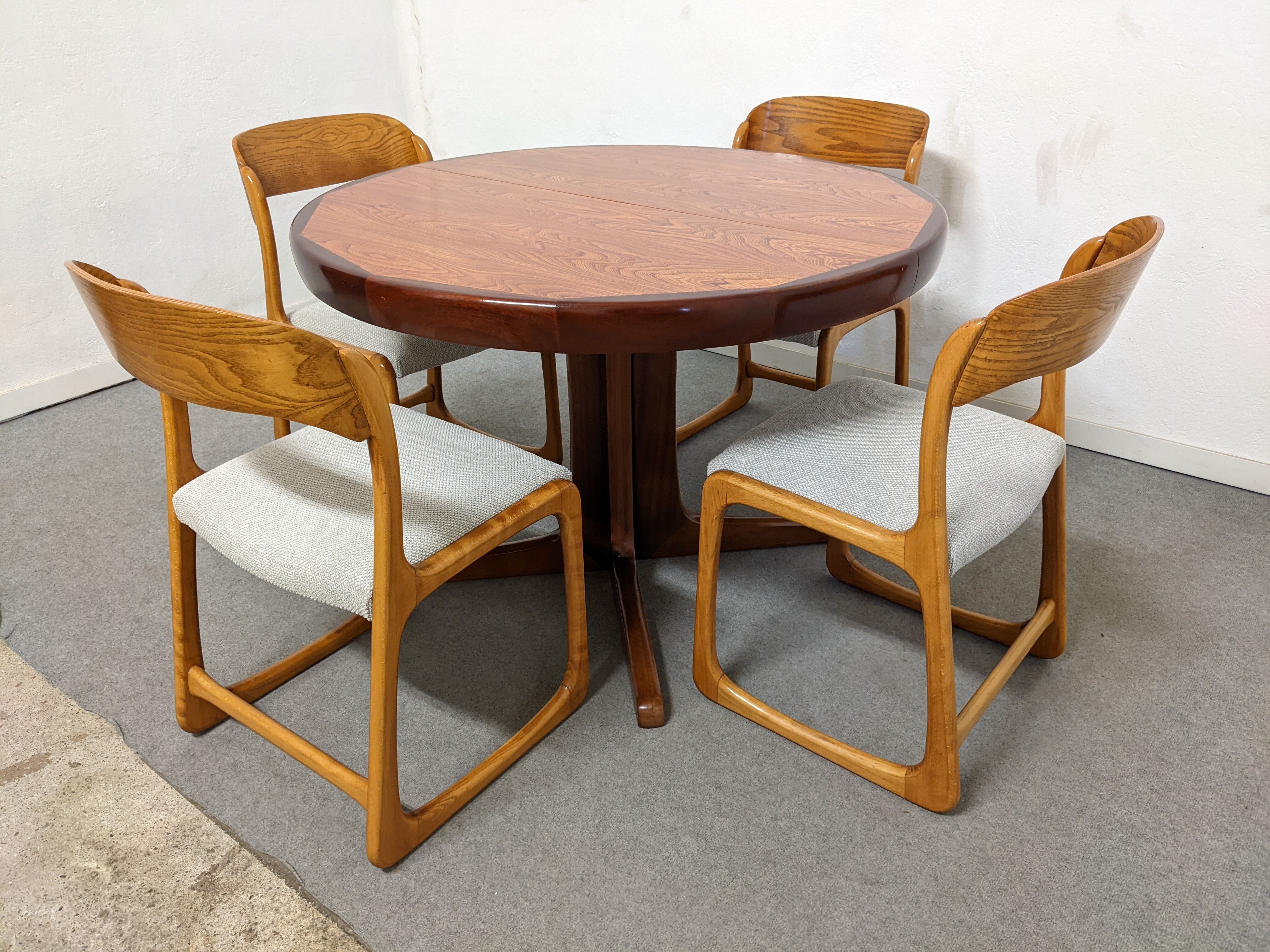 Série de 4 chaises traineau Baumann des années 60/70