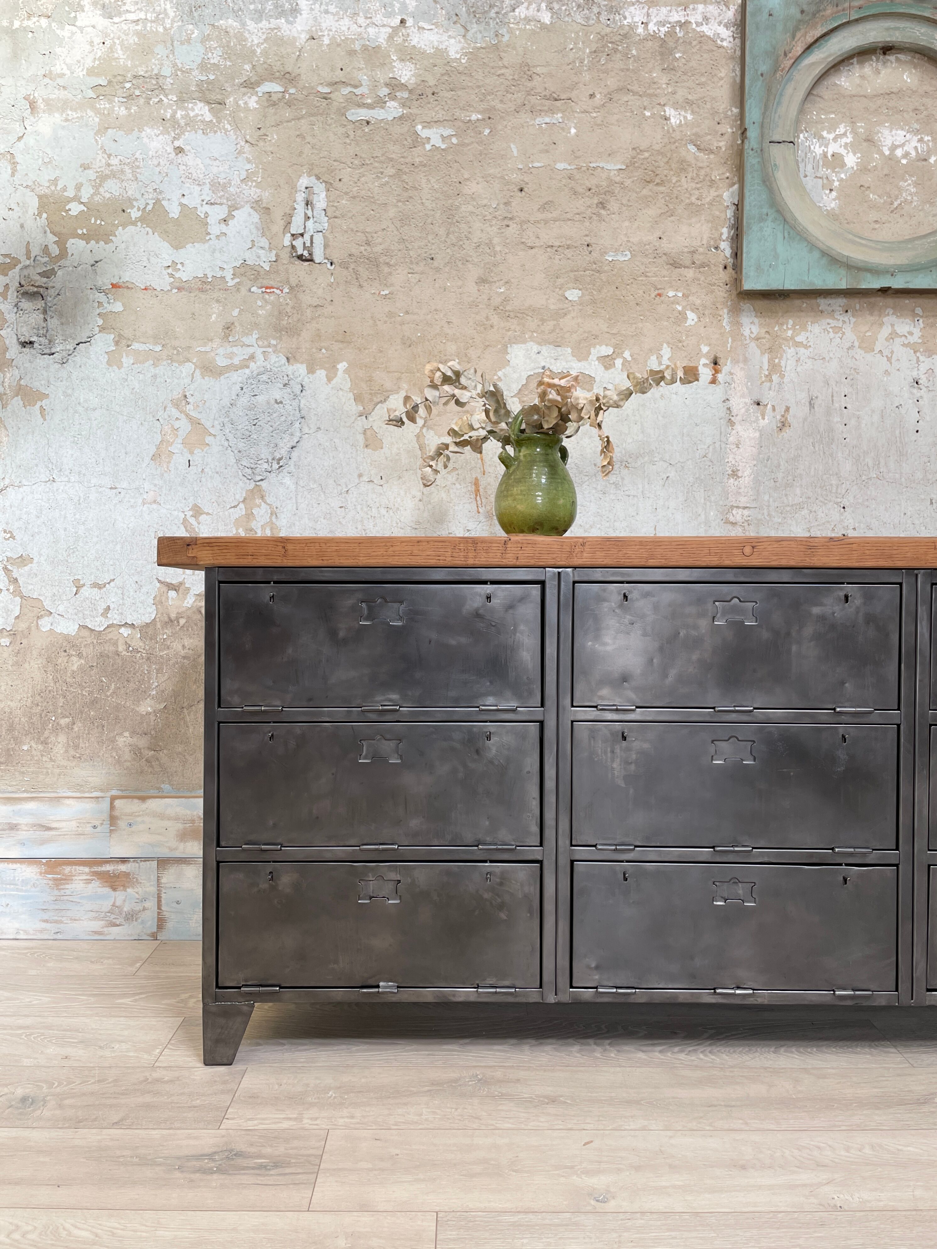 Industrial row in metal and oak.