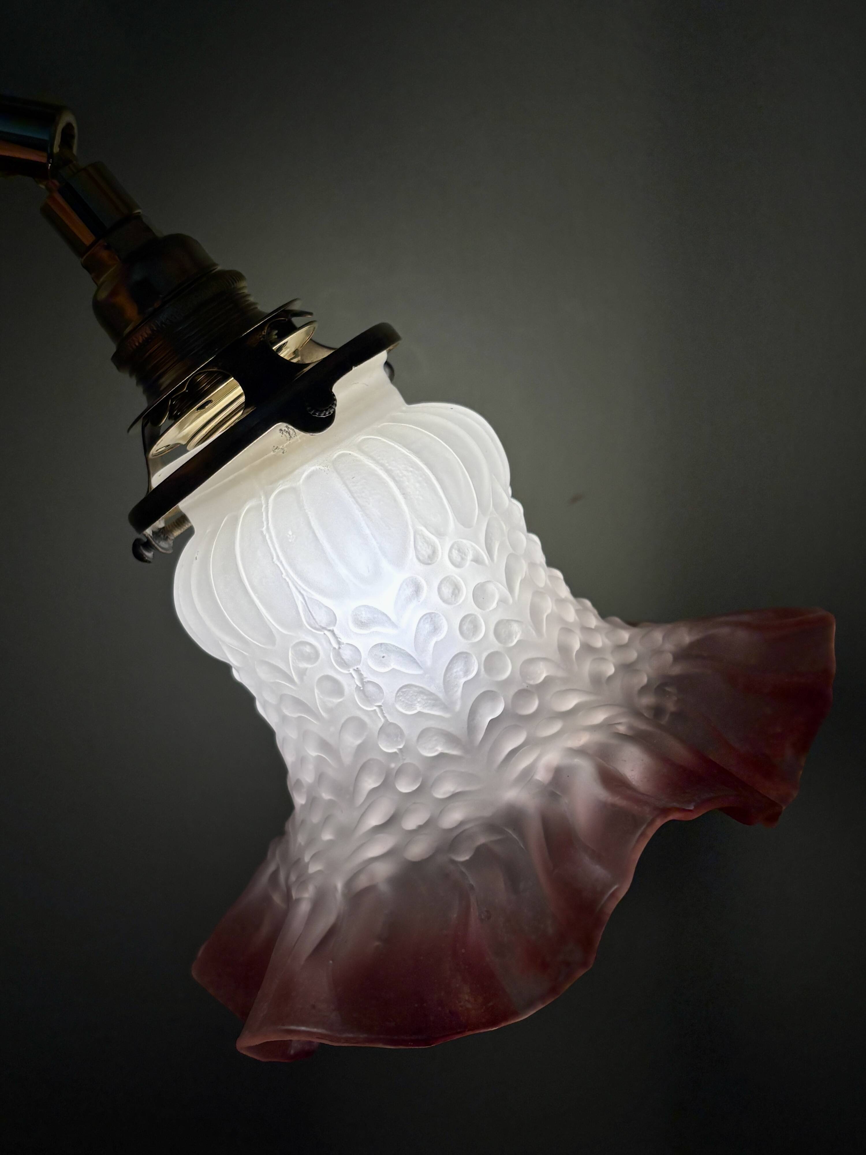 Vintage tulip wall lamp in white and pink frosted glass