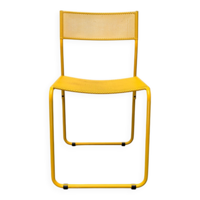 Chaise métallique perforée italienne de l'âge spatial du milieu du siècle, années 1960