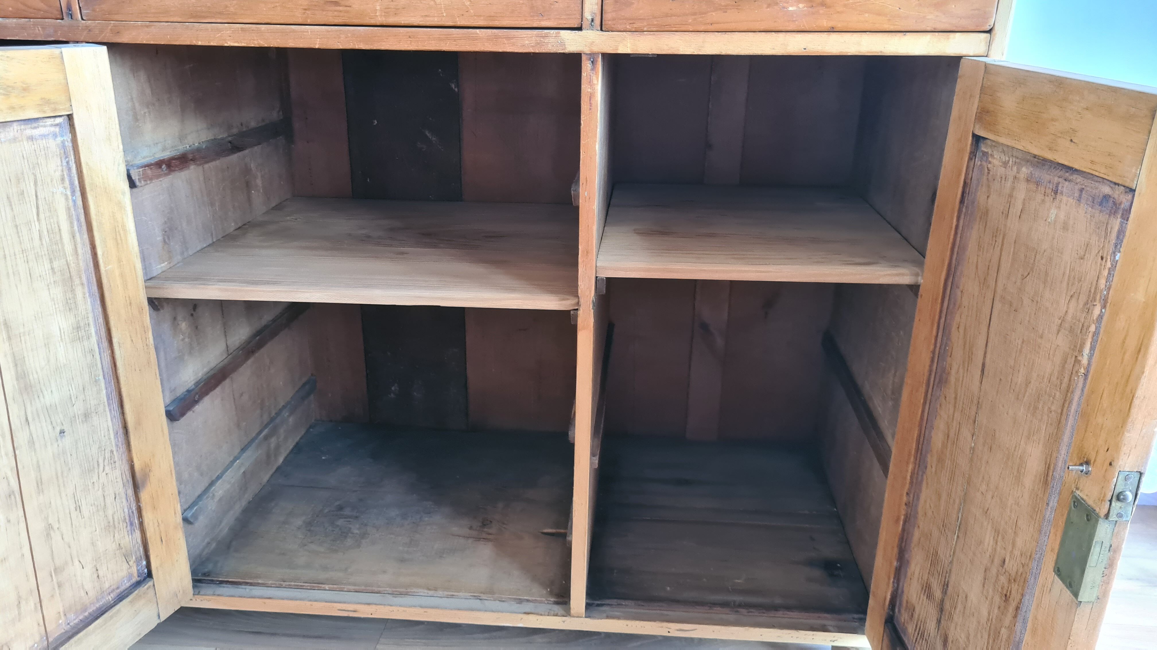 English buffet in pine of the nineteenth century