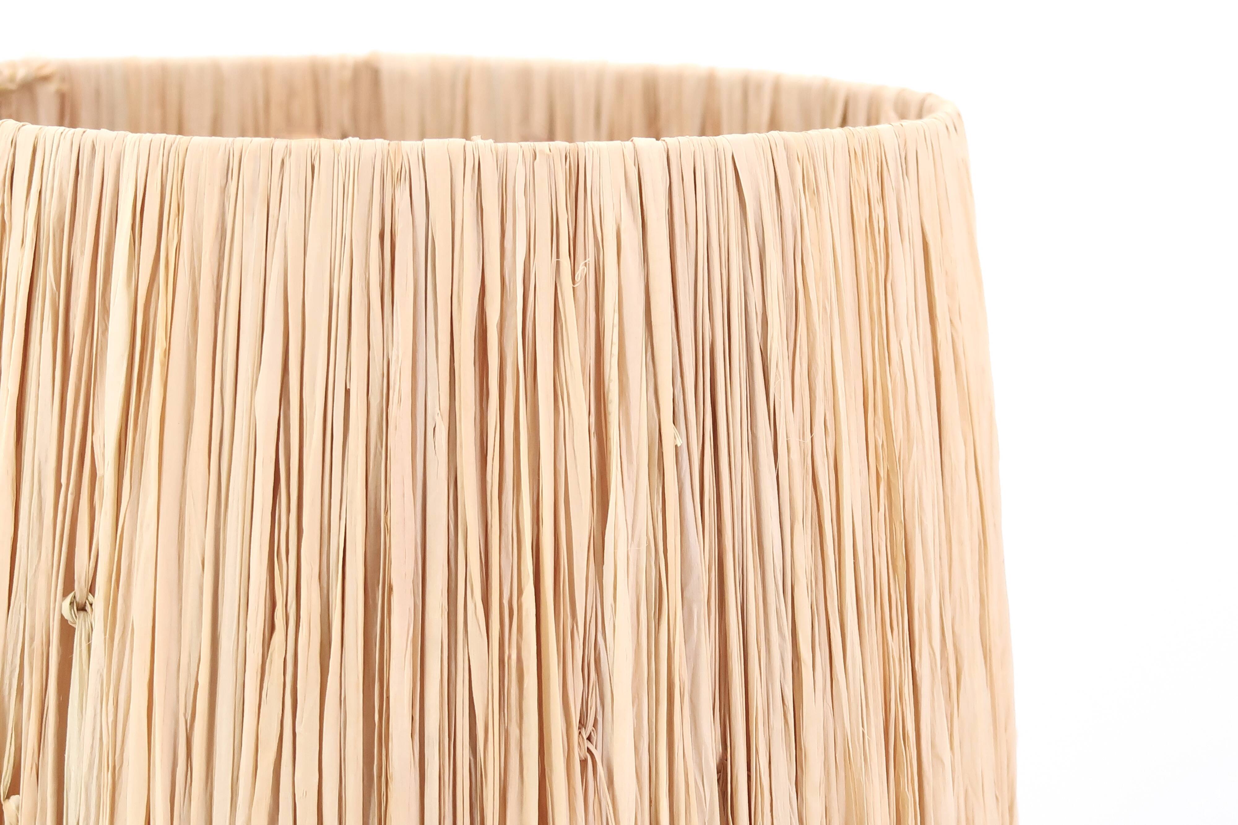 Lampe beige en céramique, abat jour en raphia, années 60