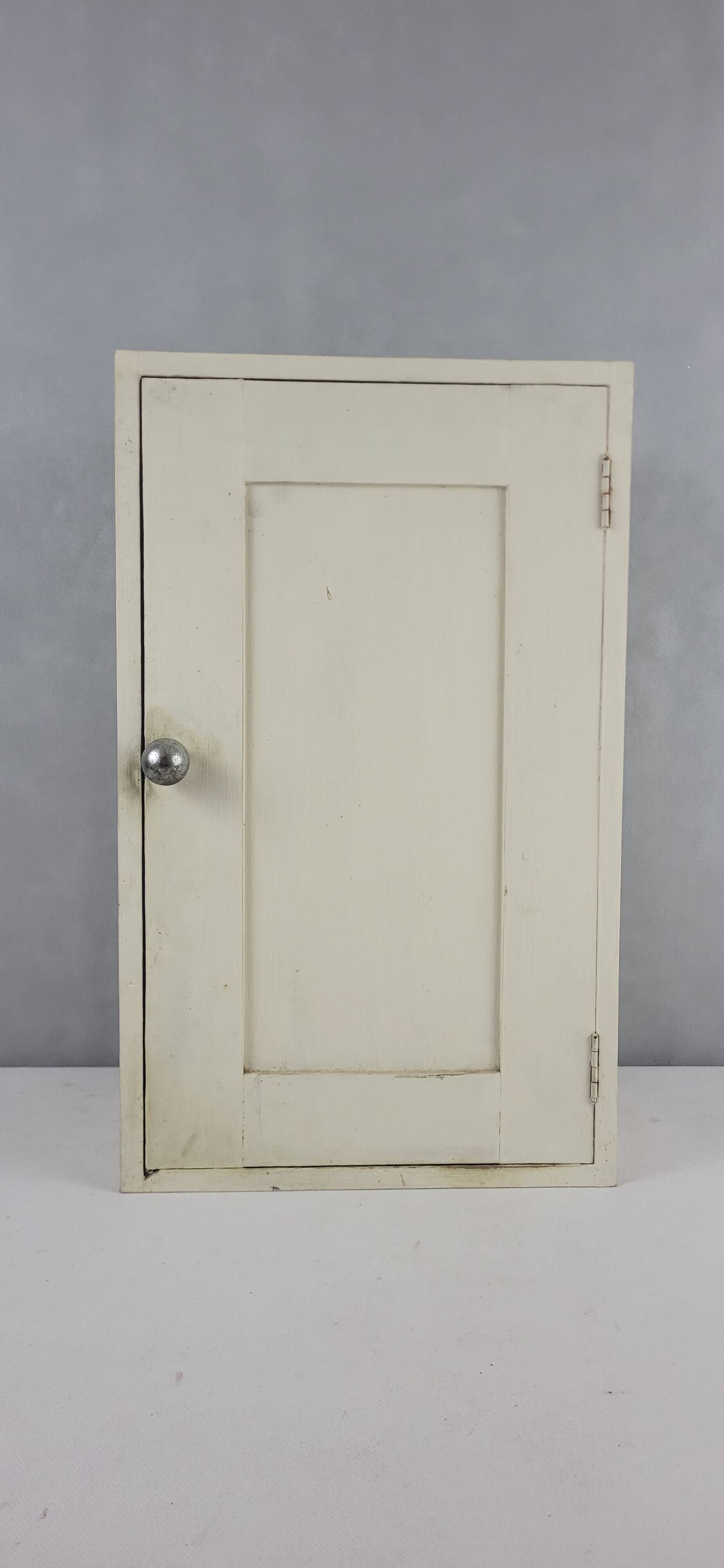 Armoire à Pharmacie / toilette en Bois, 1950s