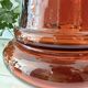 Vase en verre ambré avec un motif en relief