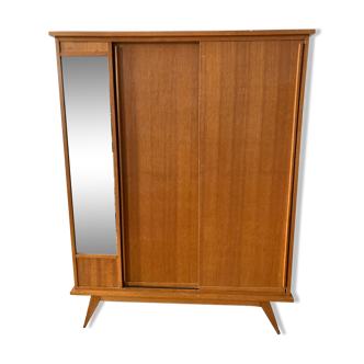 Wardrobe feet compass sliding doors