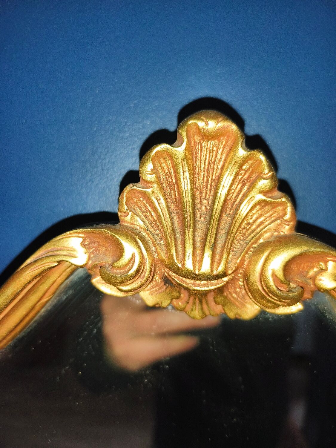 Violin-shaped mirror in Louis XV style