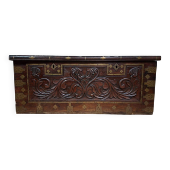 Antique carved wooden chest with gilded brass – Orient / 19th century