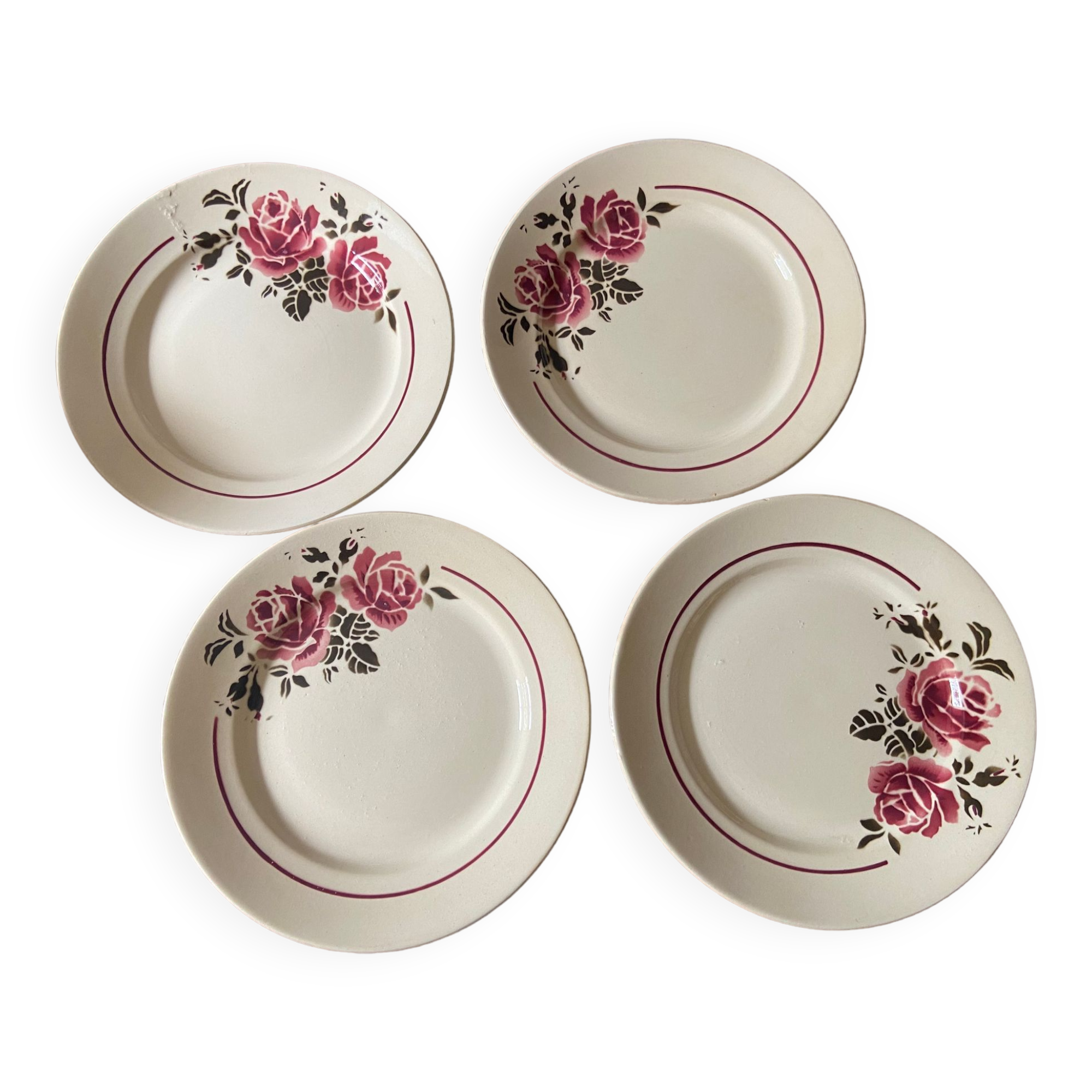 4 Badonviller Strasbourg model flat plates with rose decoration