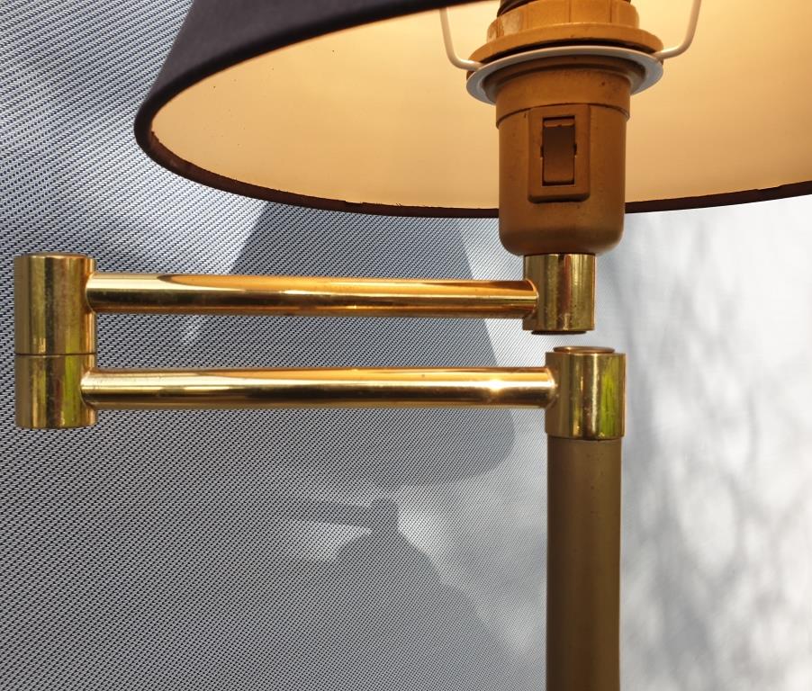 Gold lacad articulated reader