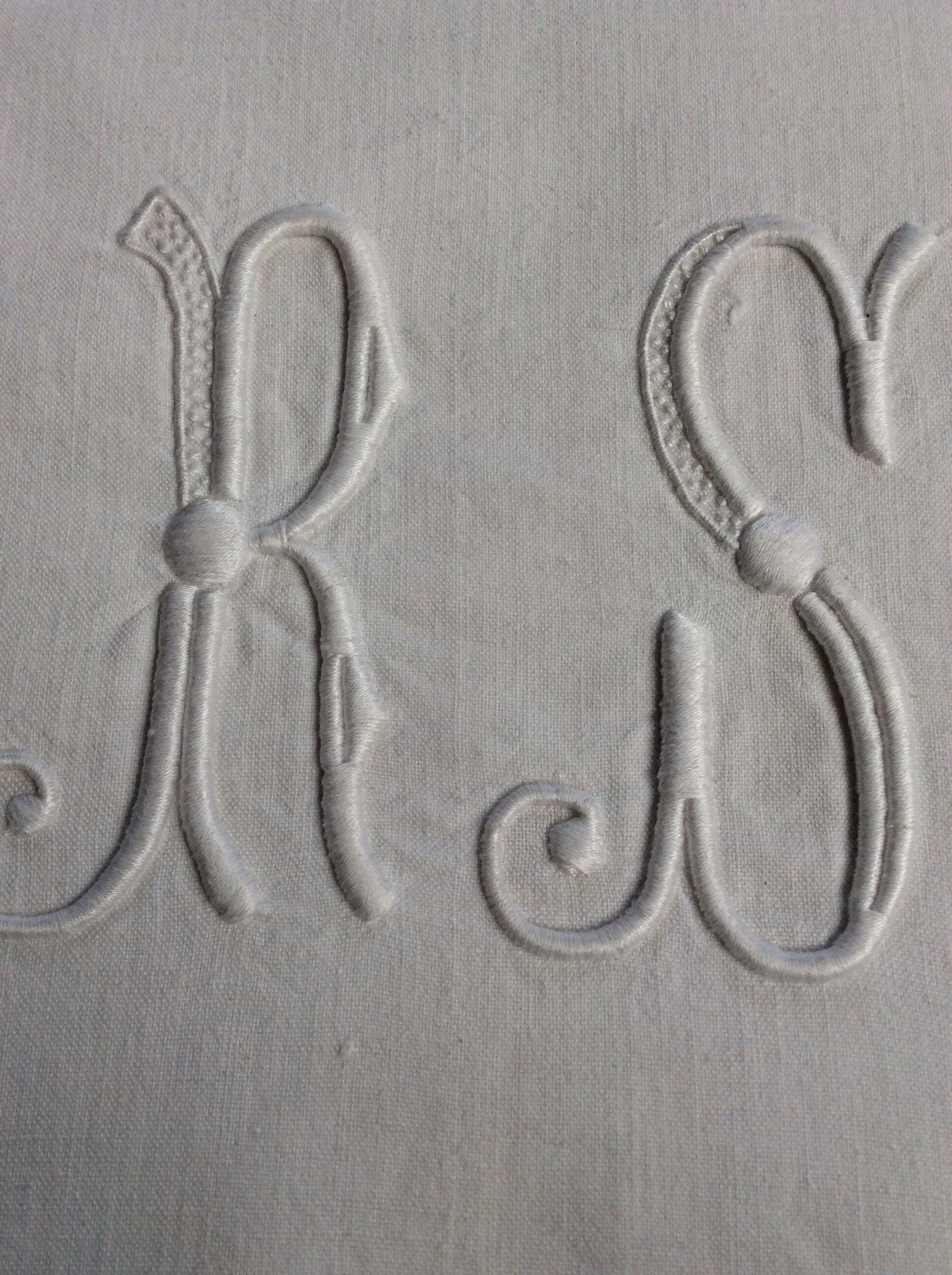 Cotton top sheet, open top edge, embroidered monogram