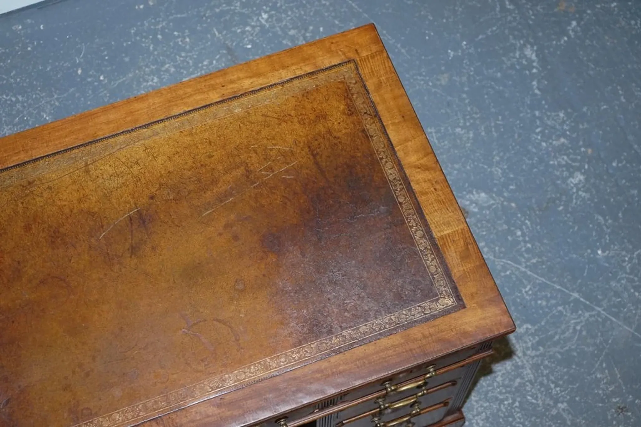 Antique Pedestal Desk by Edwardian Maple & Co, 1890