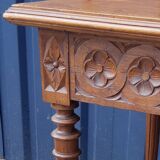 Table d'appoint en noyer de style Louis XIII