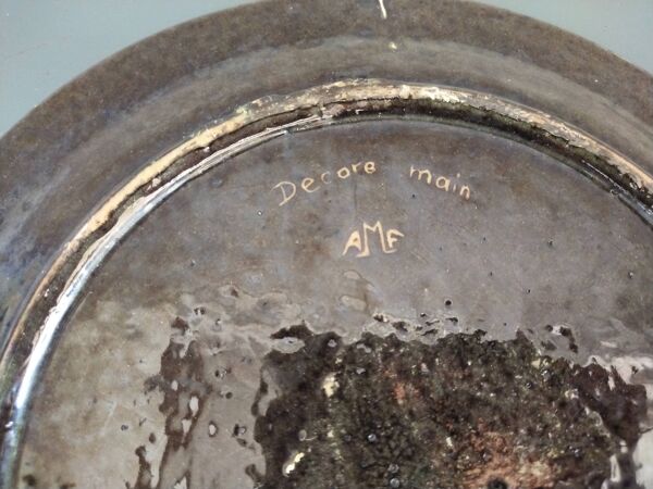 Plat vintage en terre cuite vernissée Dauphiné signé A.M.F.
