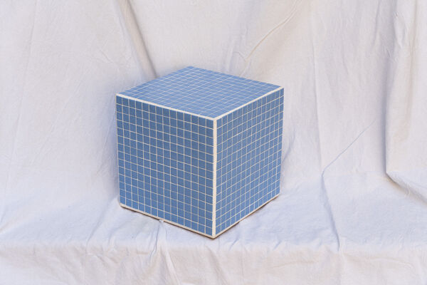 Cube bleu table d'appoint 33x33 cm