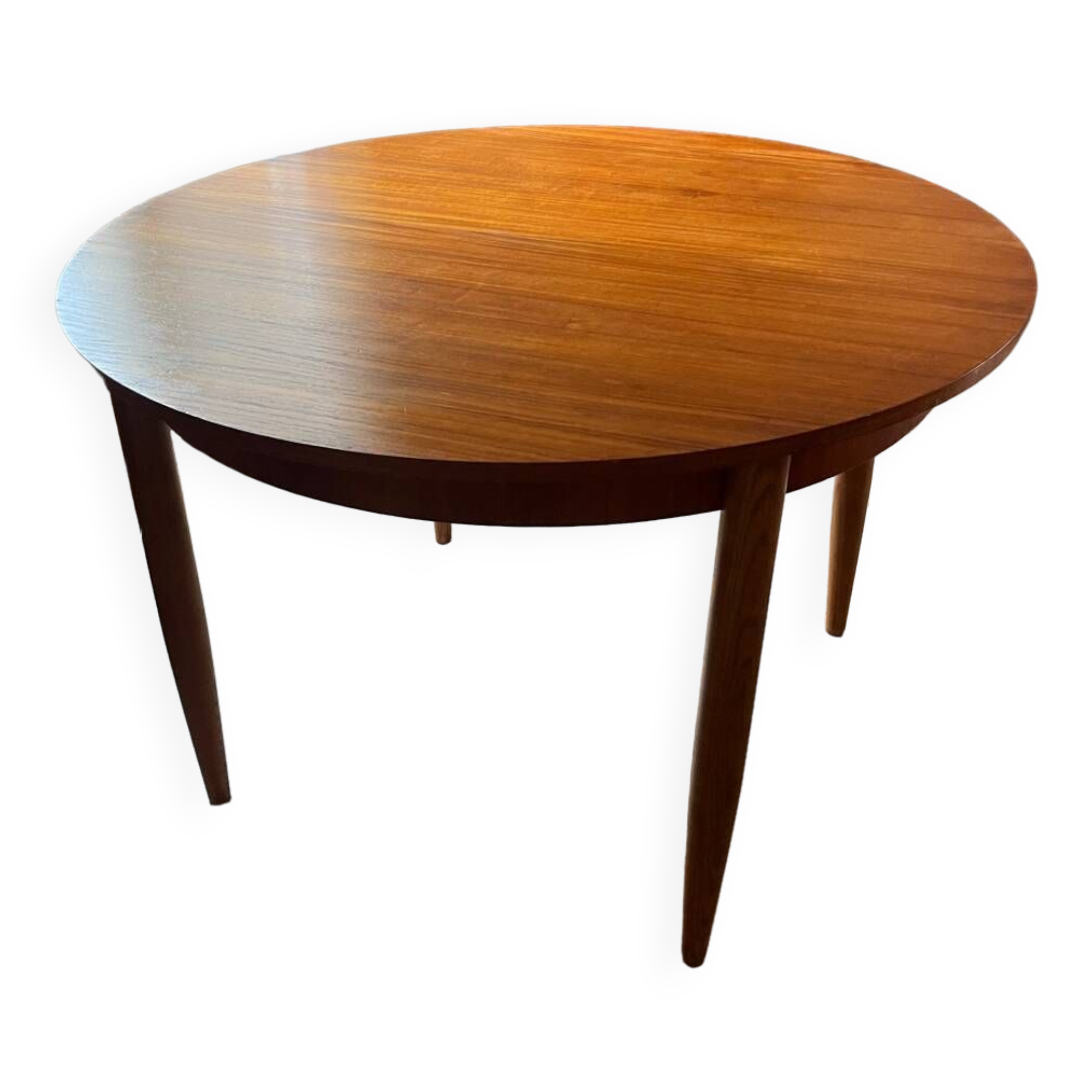 Scandinavian round teak table with butterfly extensions from the 60s