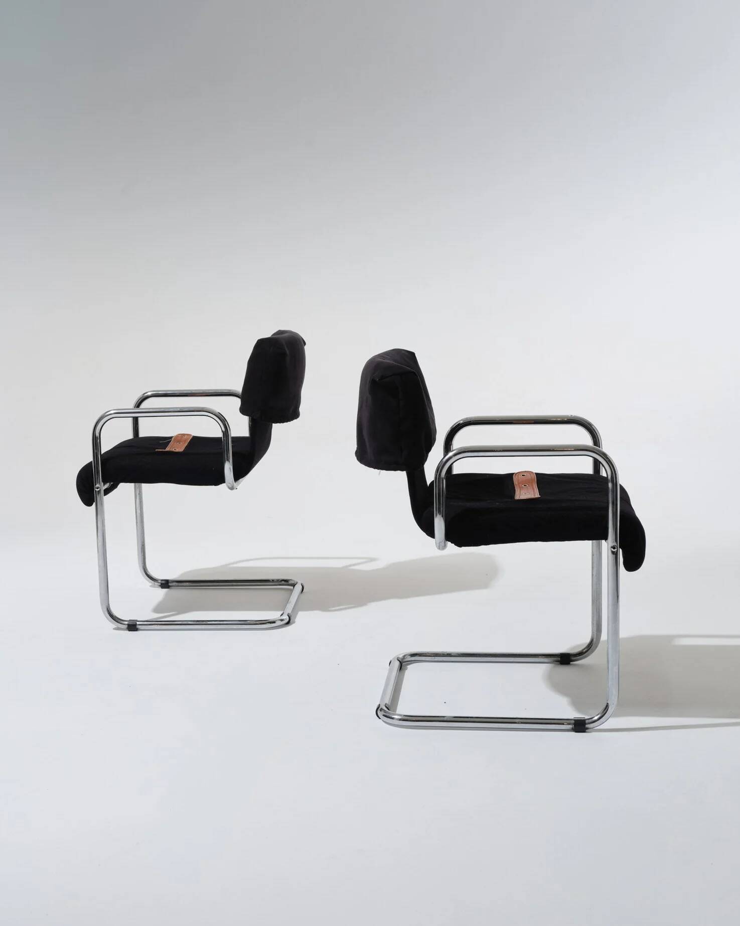Pair of velvet and metal chairs, Guido Faleschini, 1970s