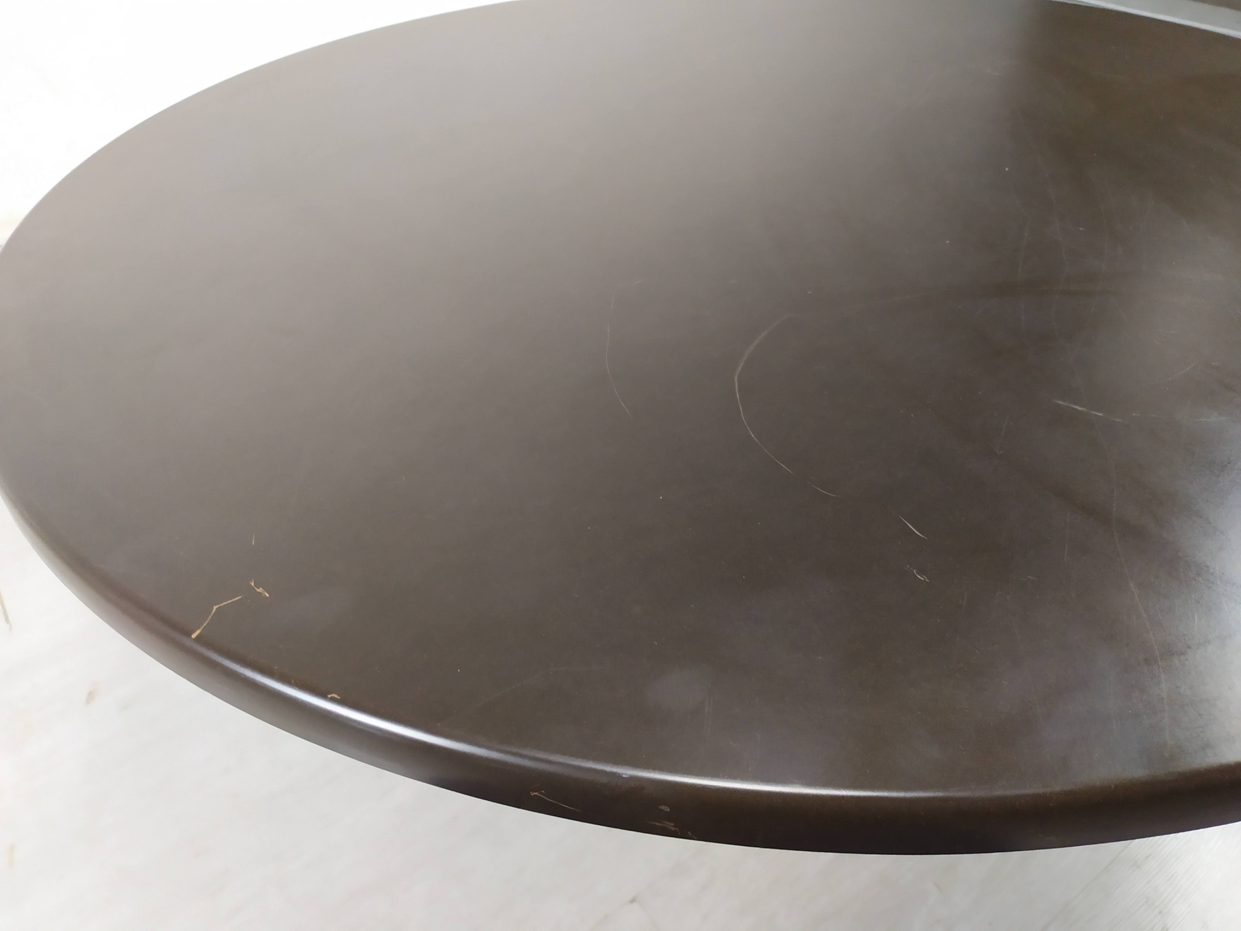 Round coffee table vintage tulip foot