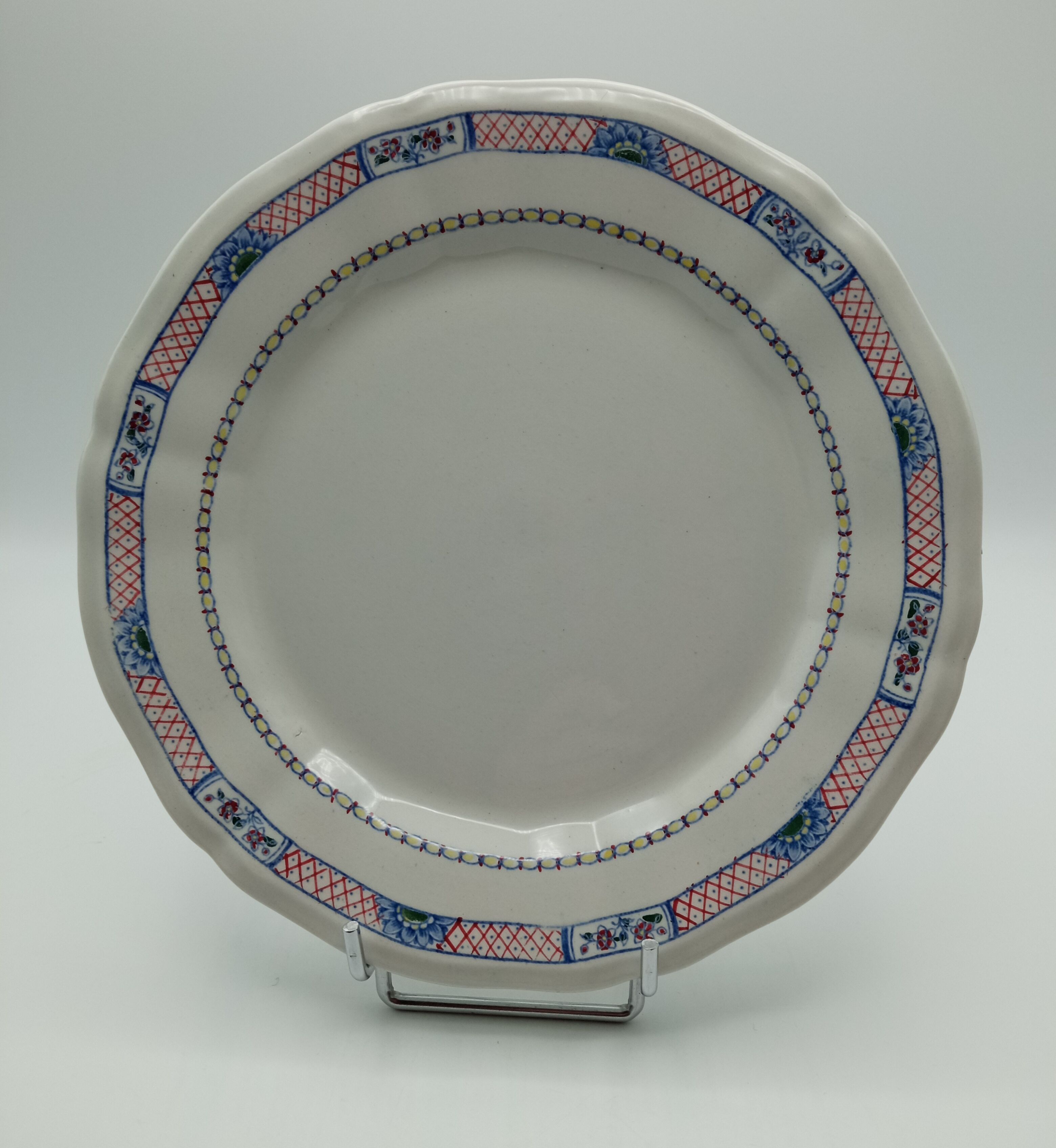 Plates in Gien earthenware