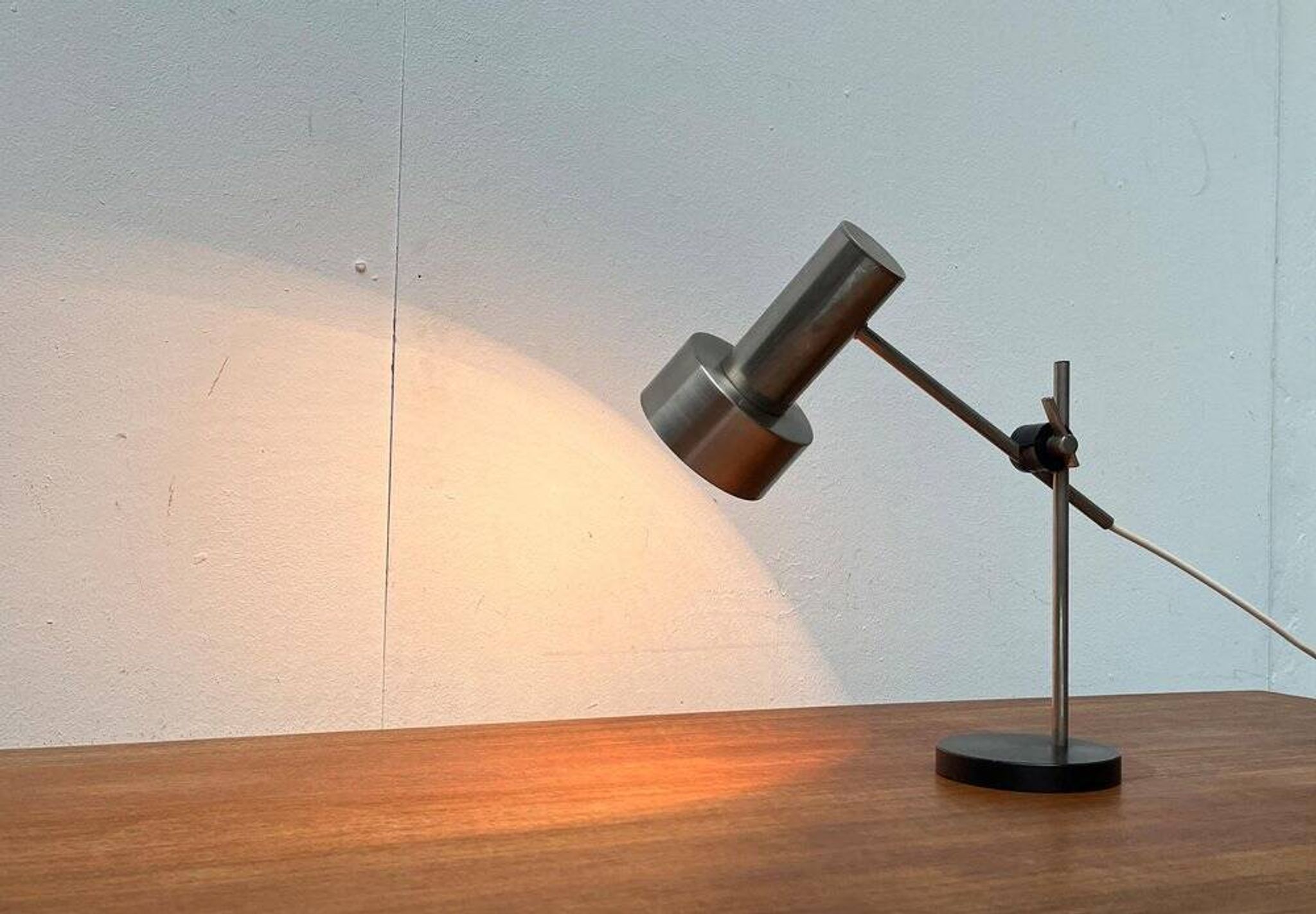 Lampe de table minimaliste milieu du siècle, années 1960