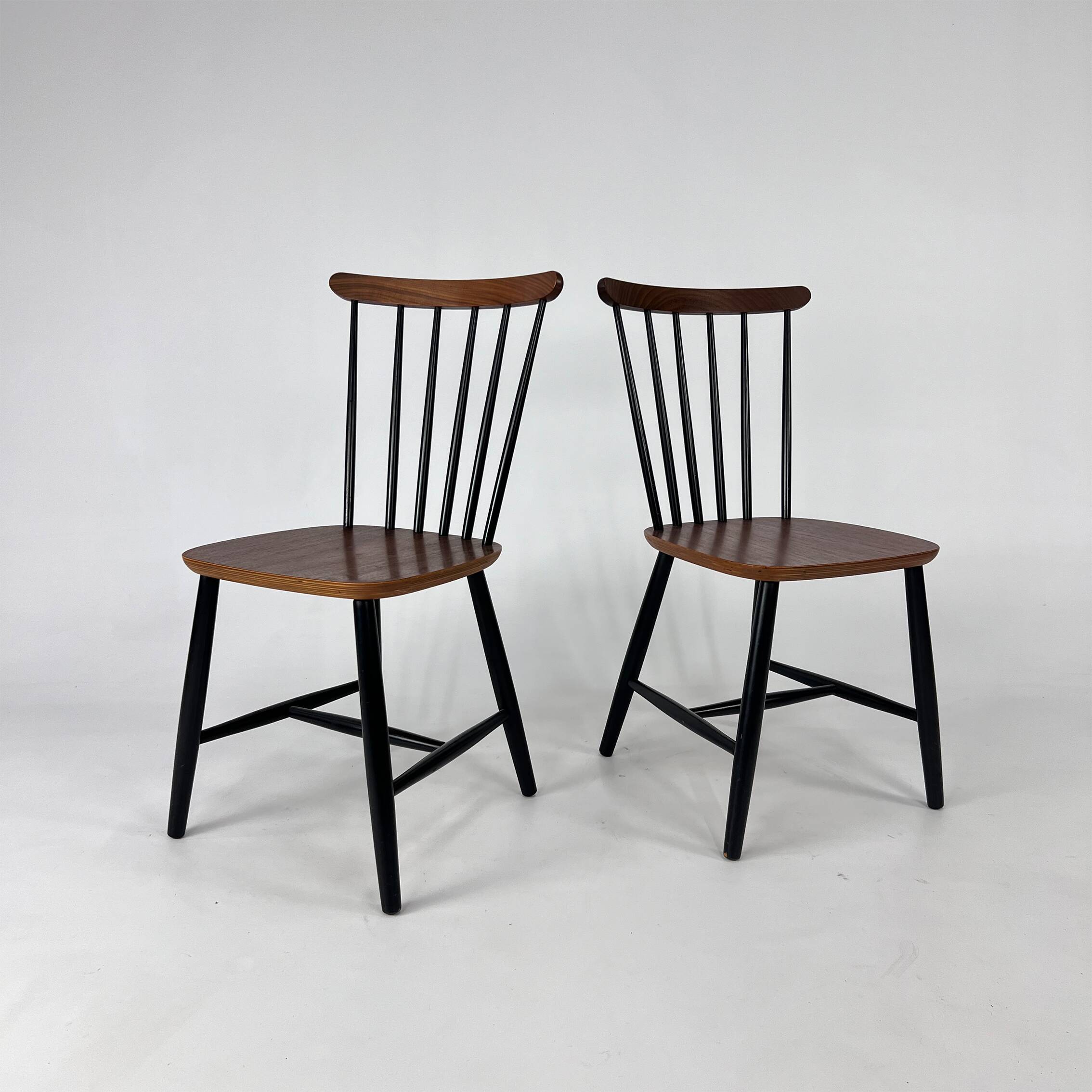 Set of 2 Mid Century Scandinavian Spindle Back Chairs, 1970s