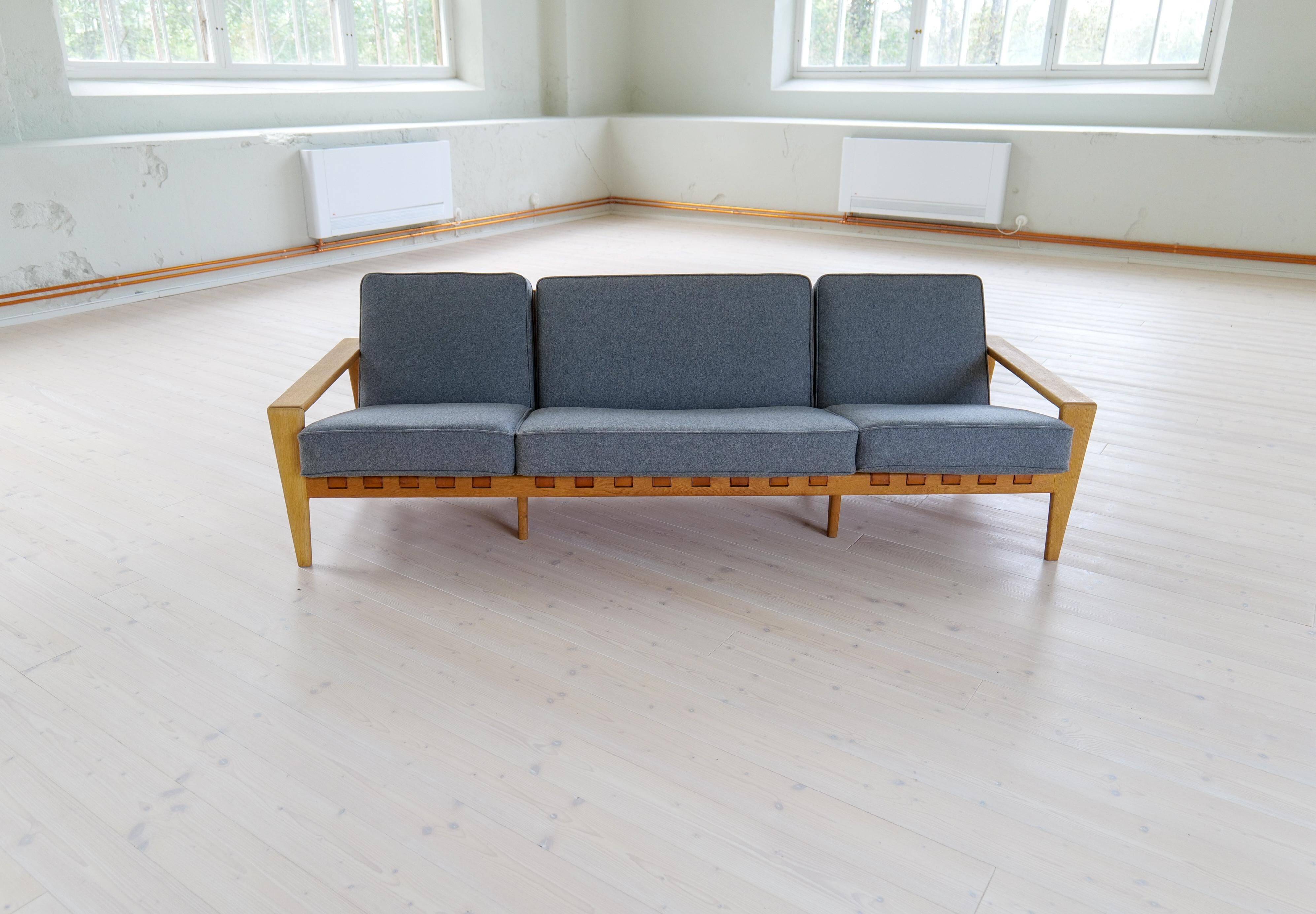 Large 1960s "Bodö" canapé in oak, leather and wool, Svante Skogh, Sweden