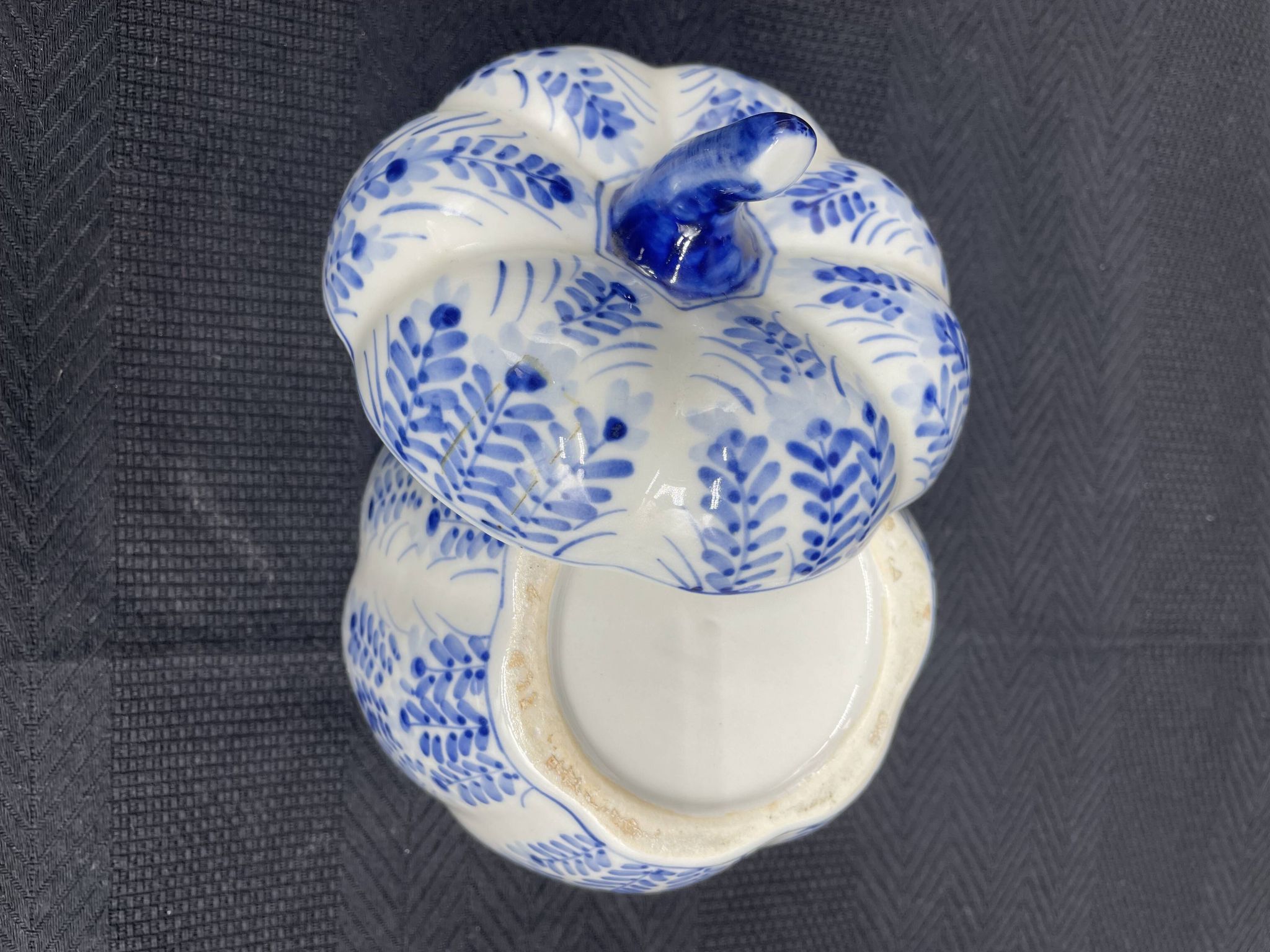 Chinese covered pot, box, jewelry box, pumpkin, white porcelain, China blue plant decor