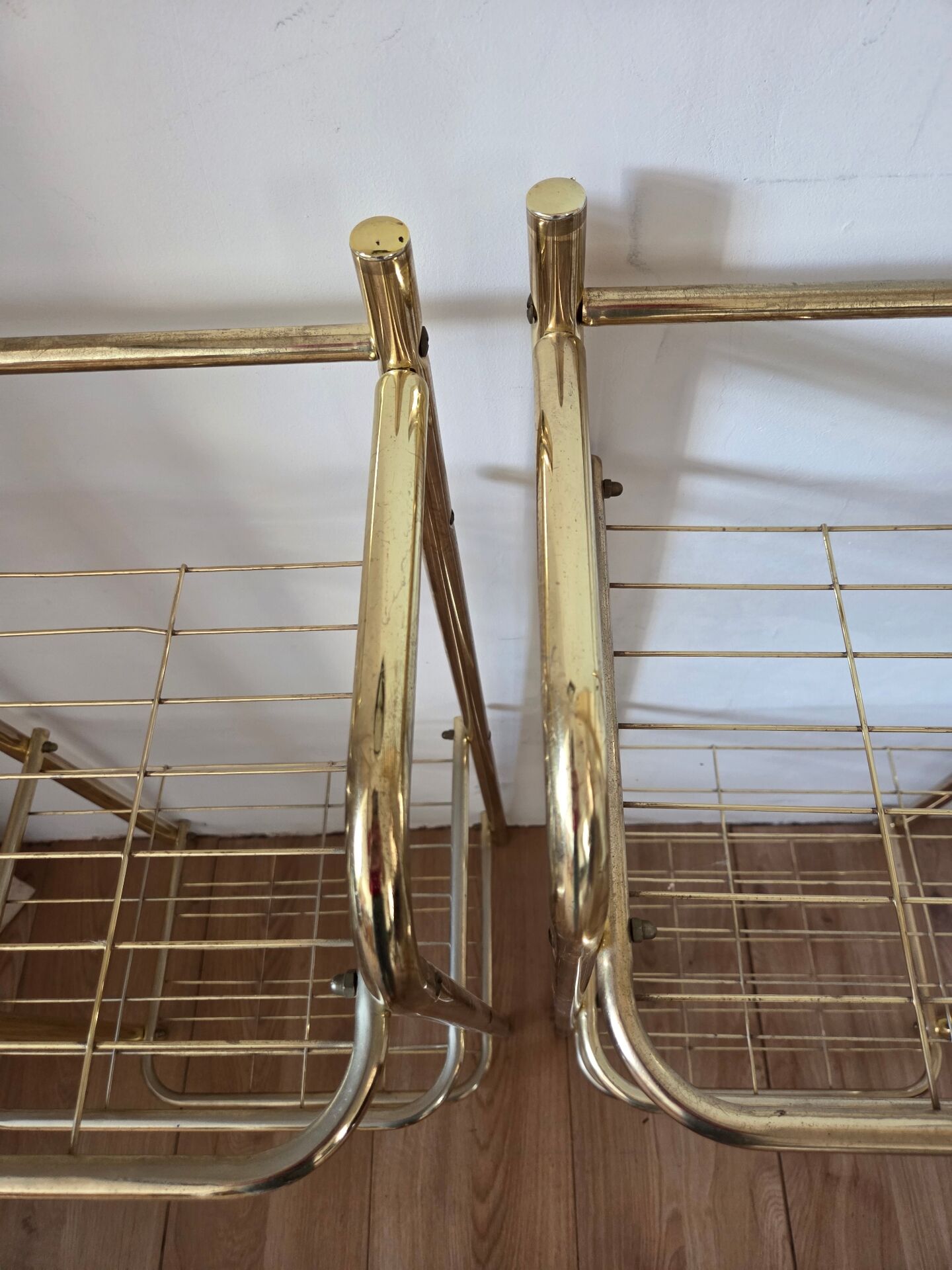 Paires d'étagères vintage en métal doré