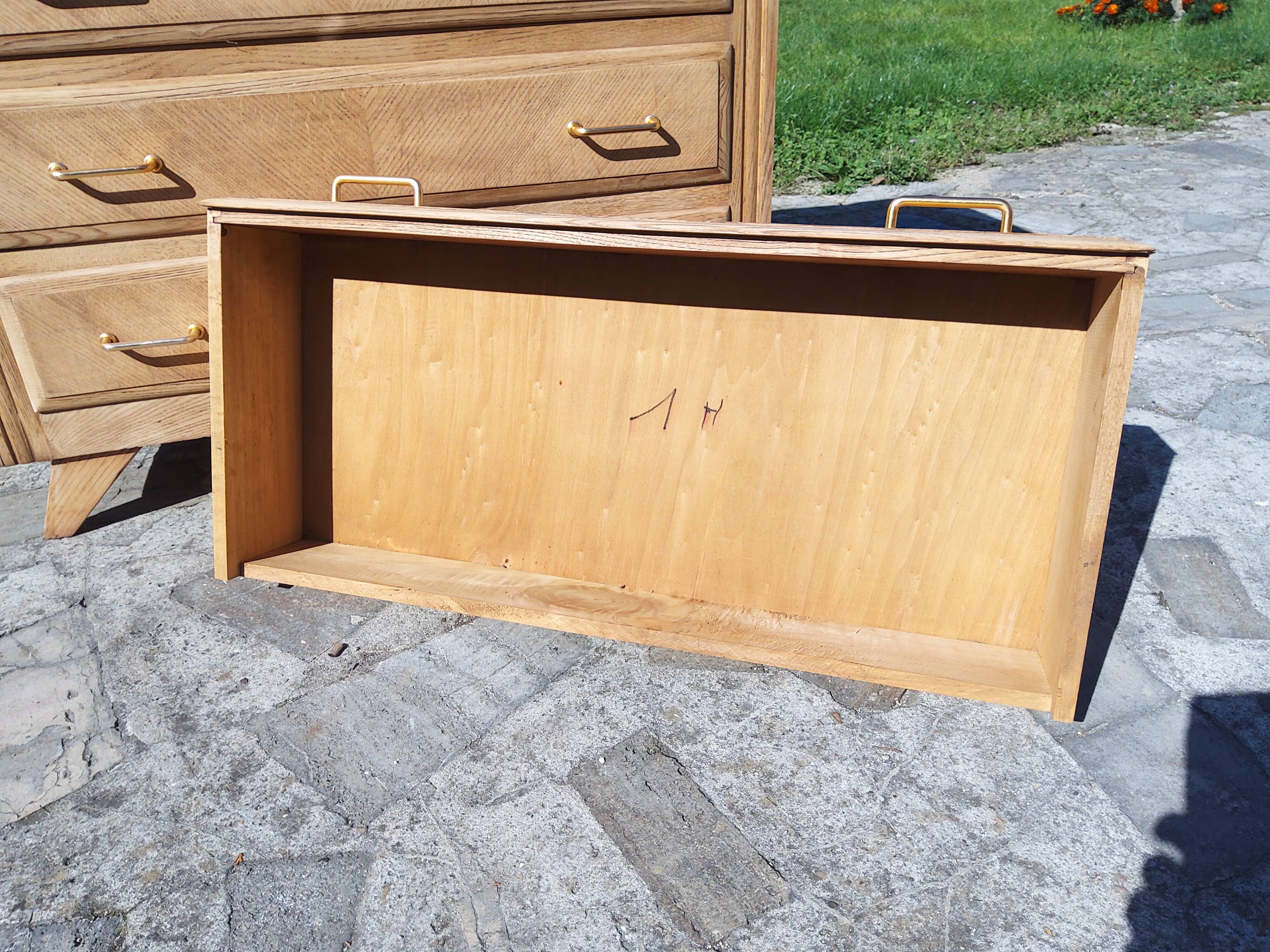 Compass-legged chest of drawers