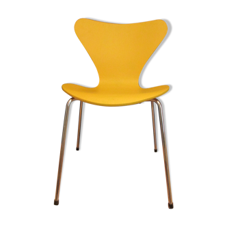Chaise fourmi jaune de Jacobsen édition Fritz Hansen