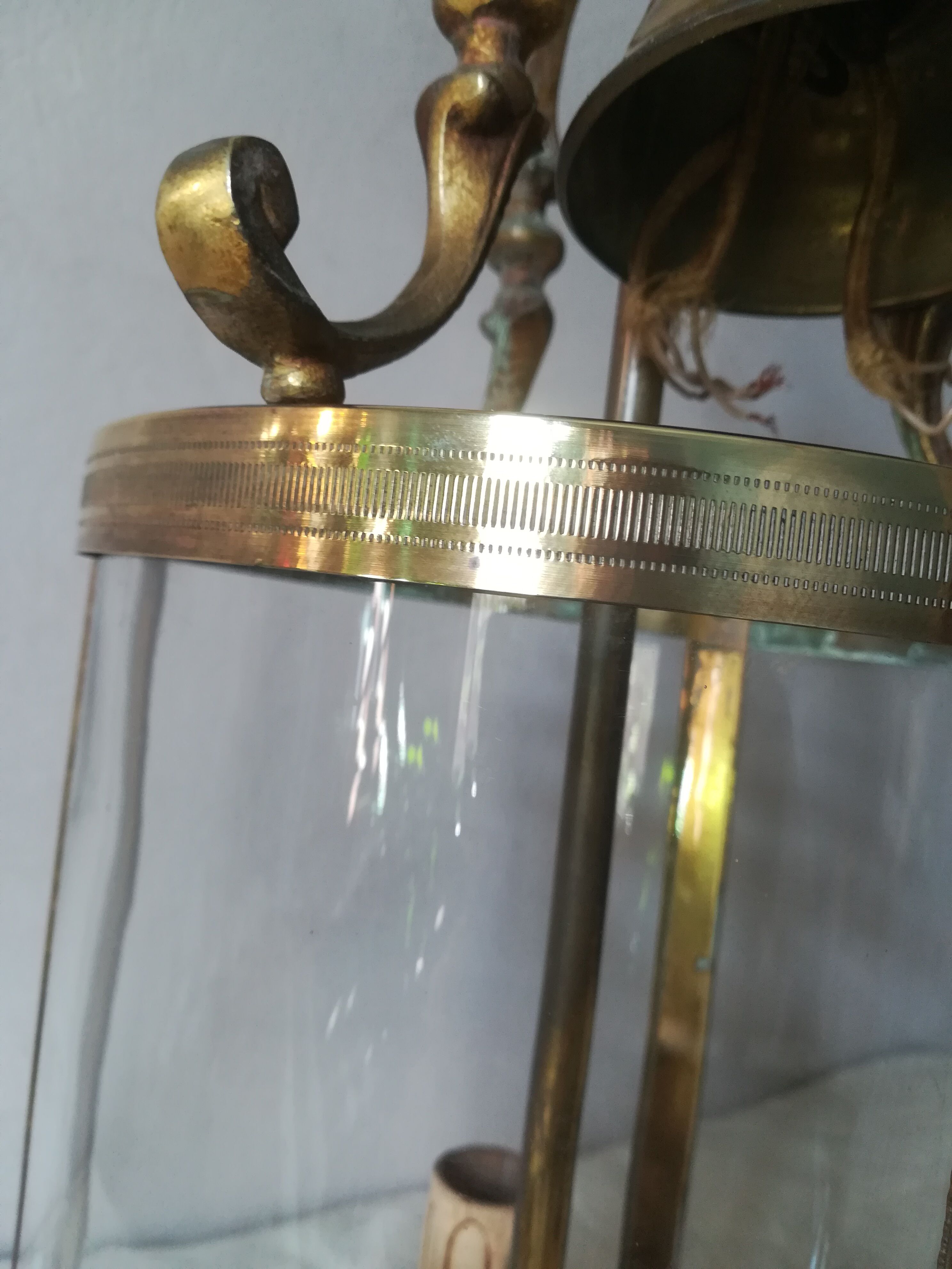 Vestibule lantern with 3 brass and bronze lights