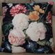 Coussin fleuri en velours