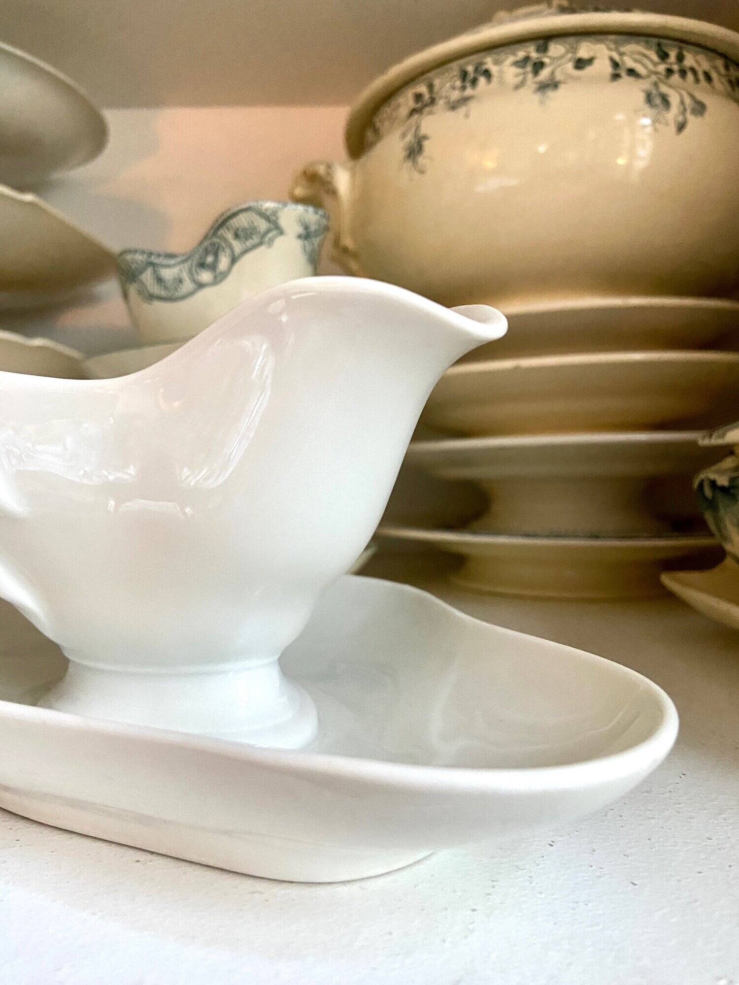 Saucière en porcelaine blanche