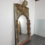 Large trumeau altarpiece composition of woodwork from the 18th century.