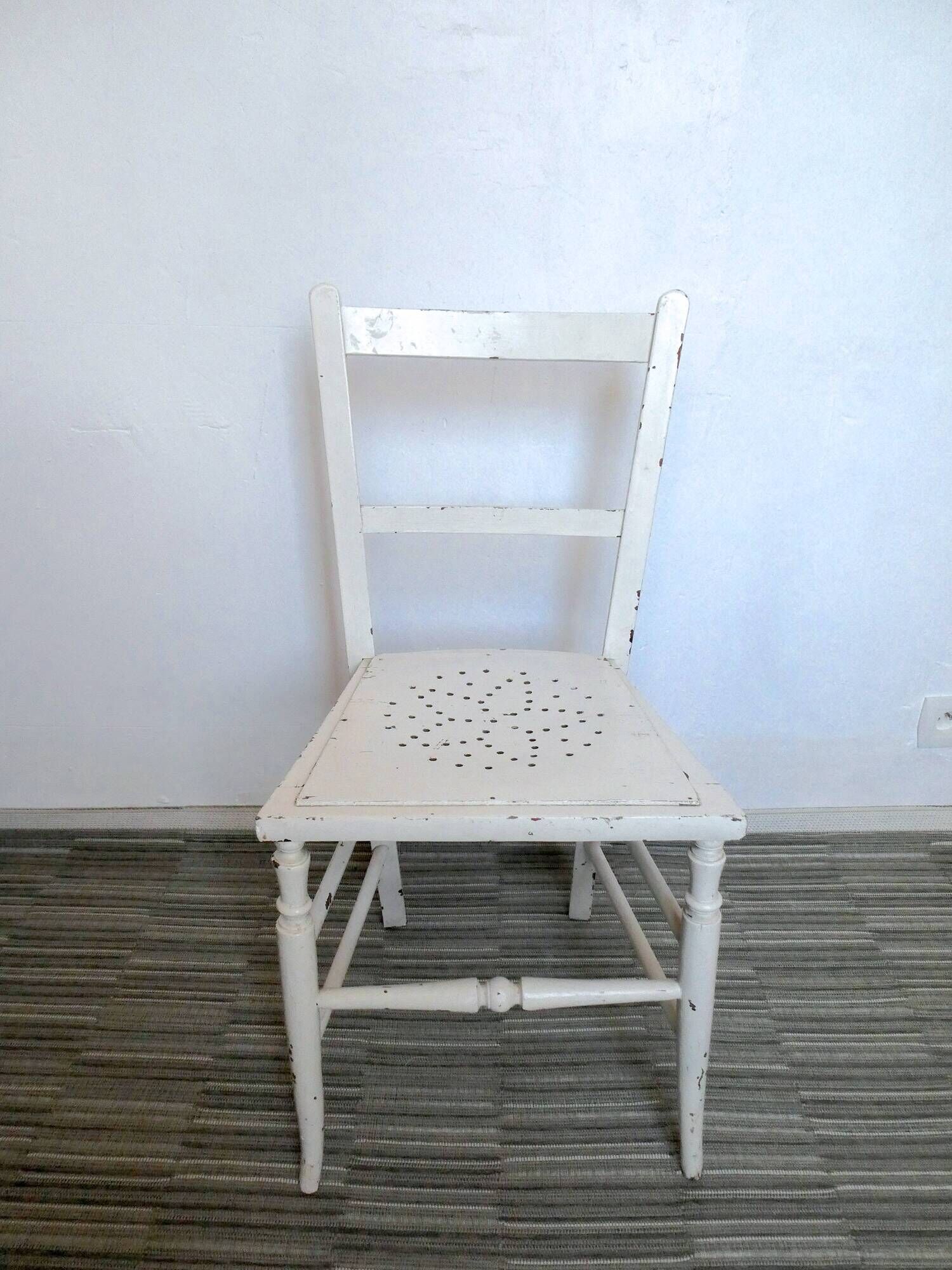 Wooden chair with star decoration, original patina