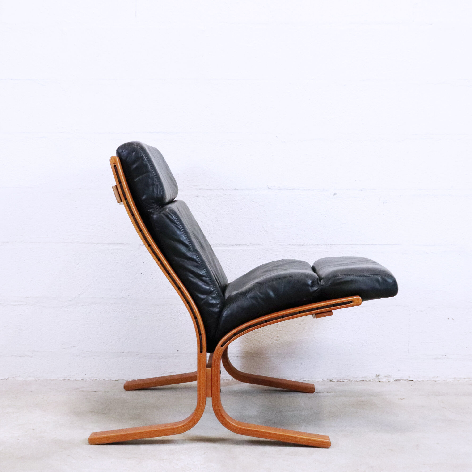 Siesta leather armchairs, Ingmar Relling, Norway, 1960