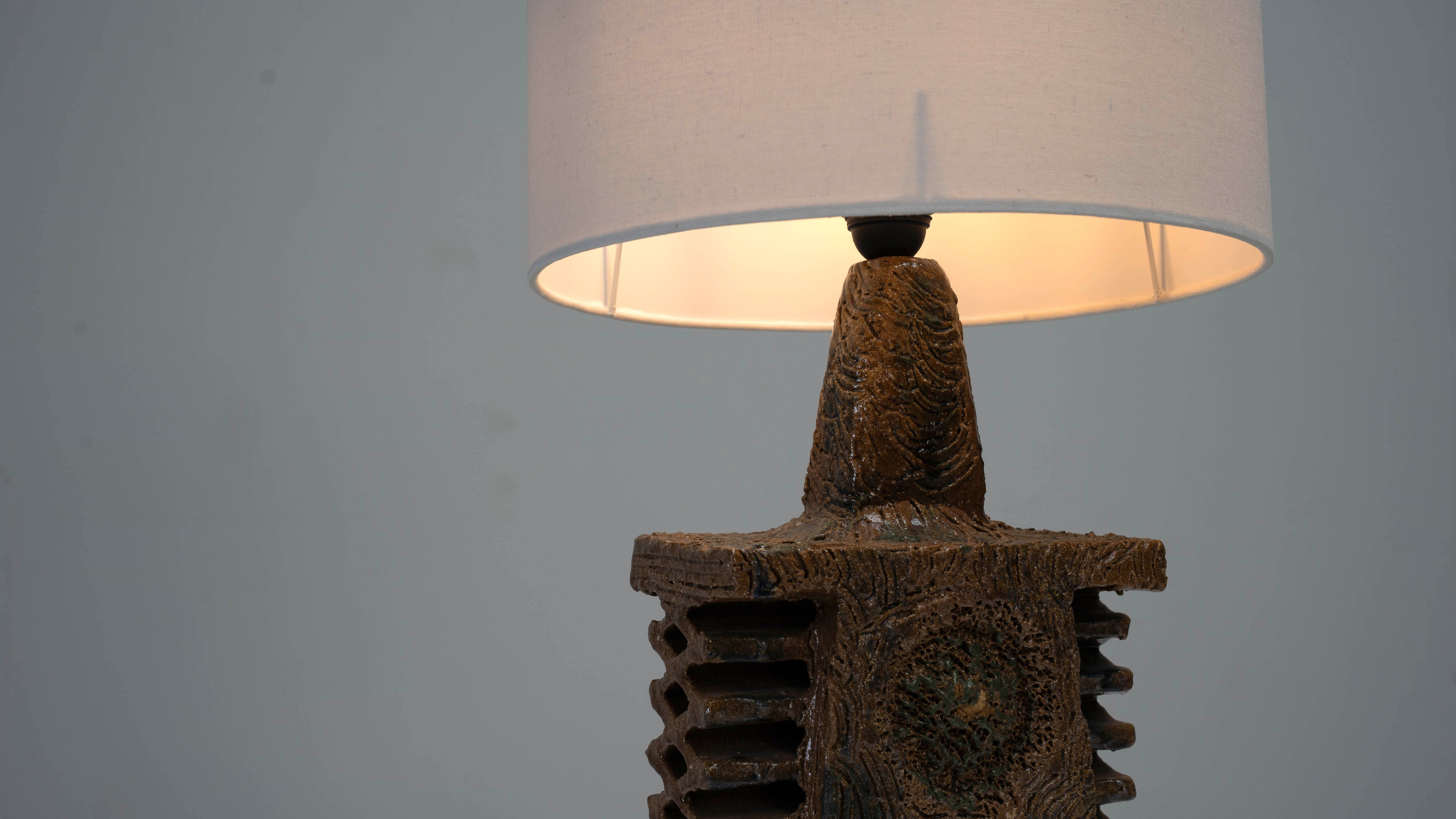 Scandinavian ceramic table lamp