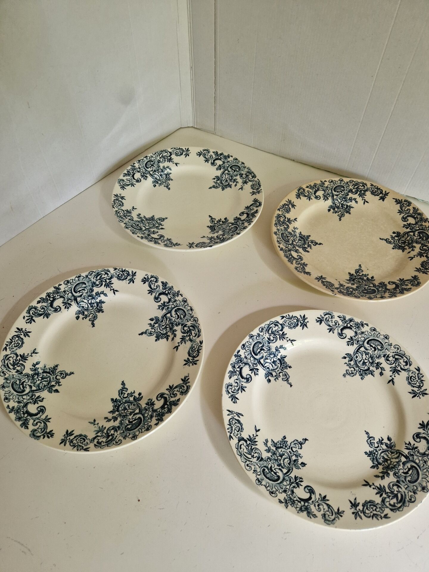 Set of 4 Louis XV Dessert Plates HB & Cie