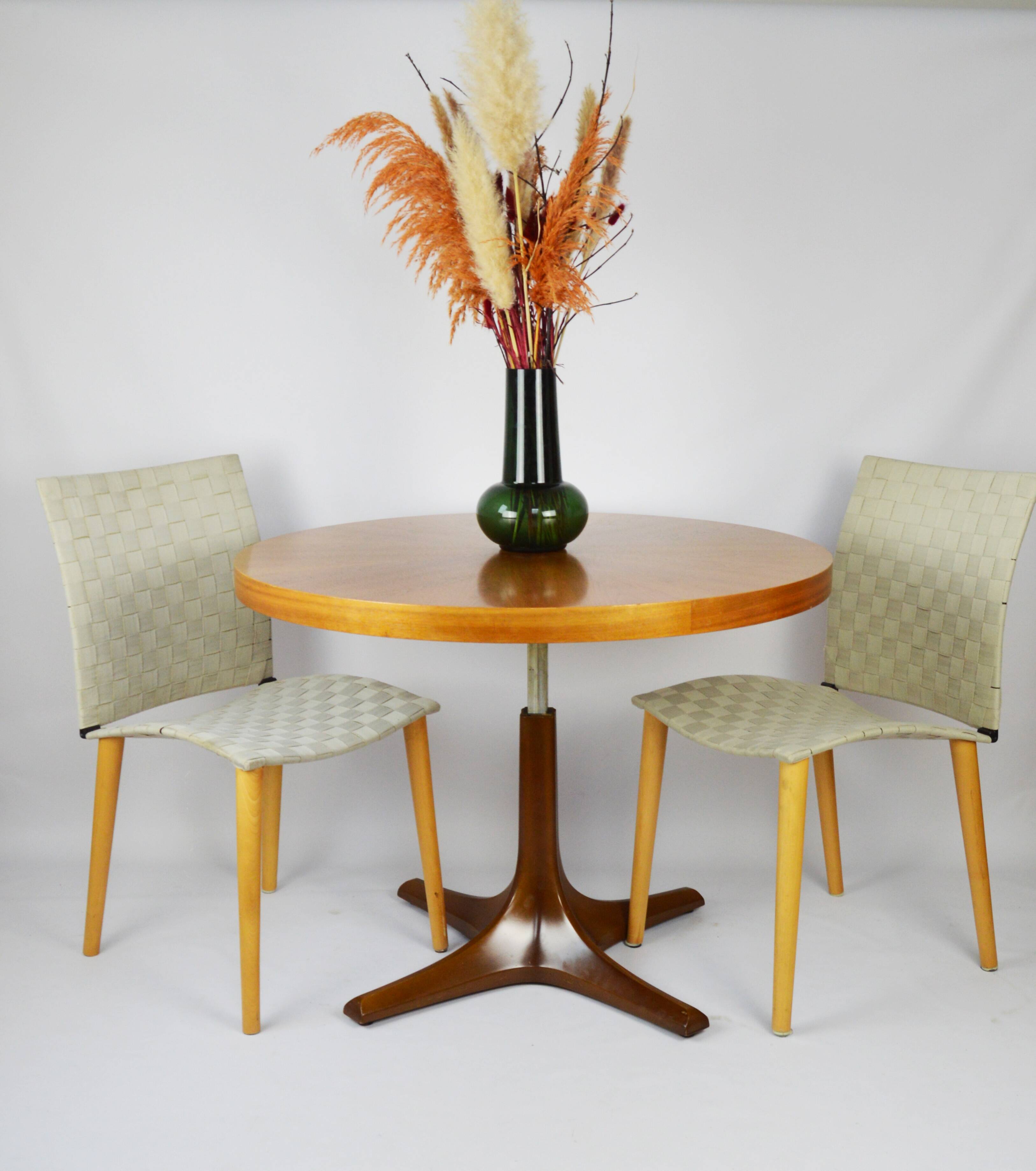 Ilse Mobel round table, Germany, 1970s