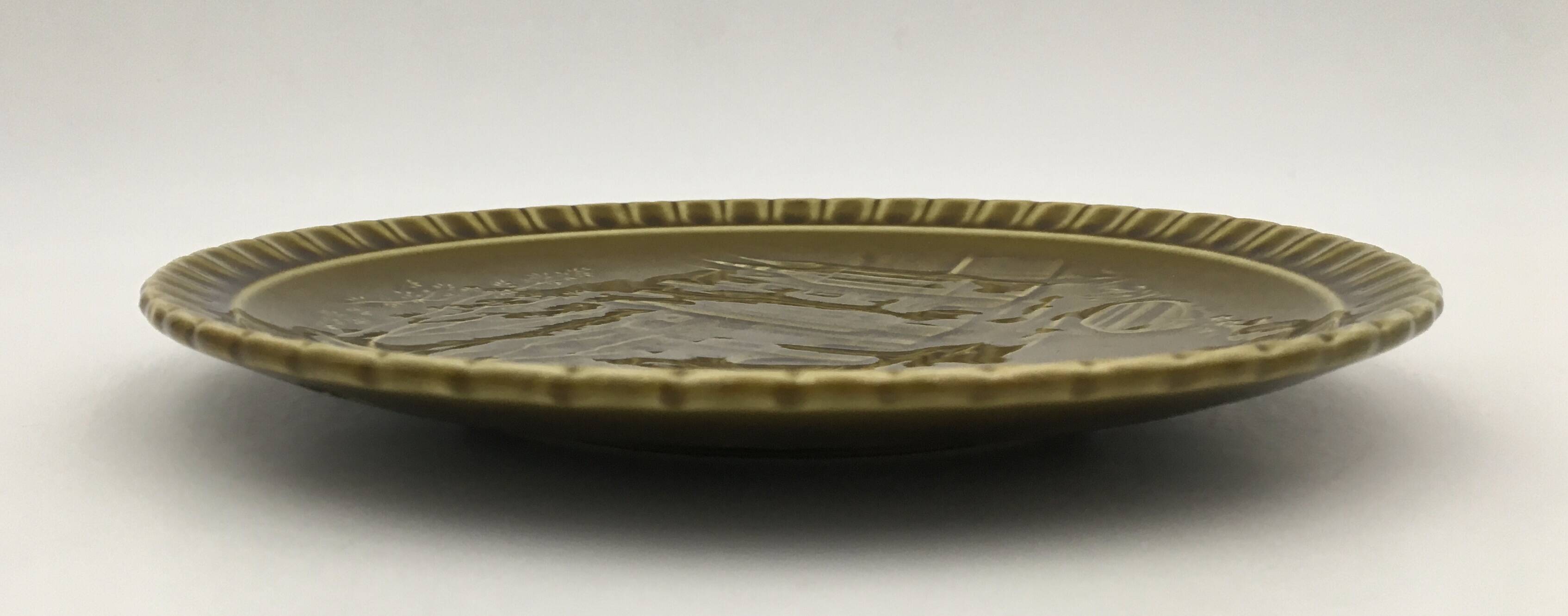Gien earthenware plates “Châteaux de la Loire” – 1970s